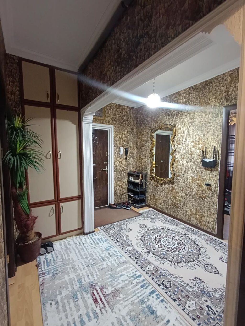 Bakı, Bakıxanov qəs., 3 otaqlı, Köhnə tikili, 85 kv. m