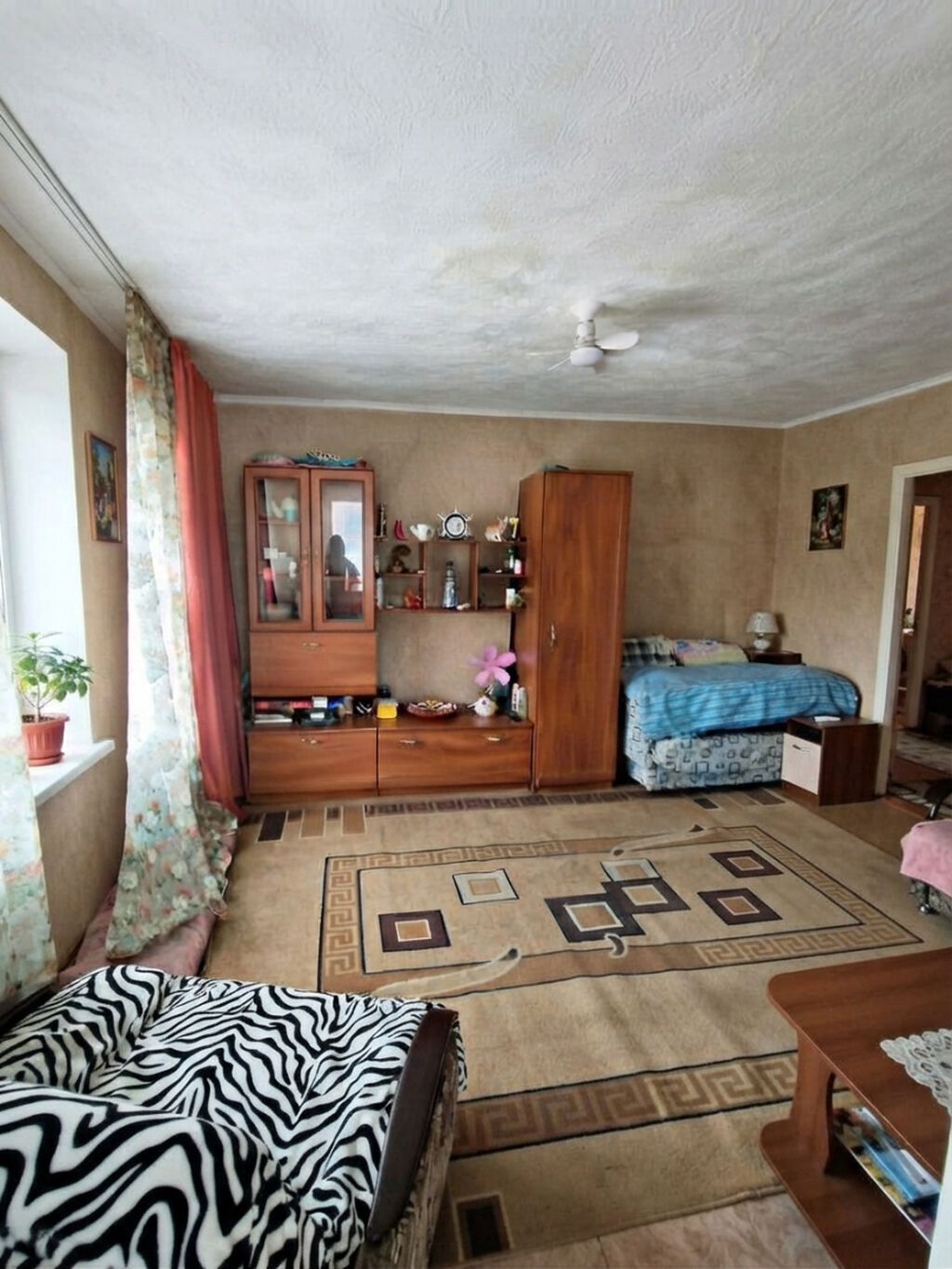 3 комнаты, 40 м², 3 соток, Бишкек, Аламединский рынок / базар Риэлтор: фото 6