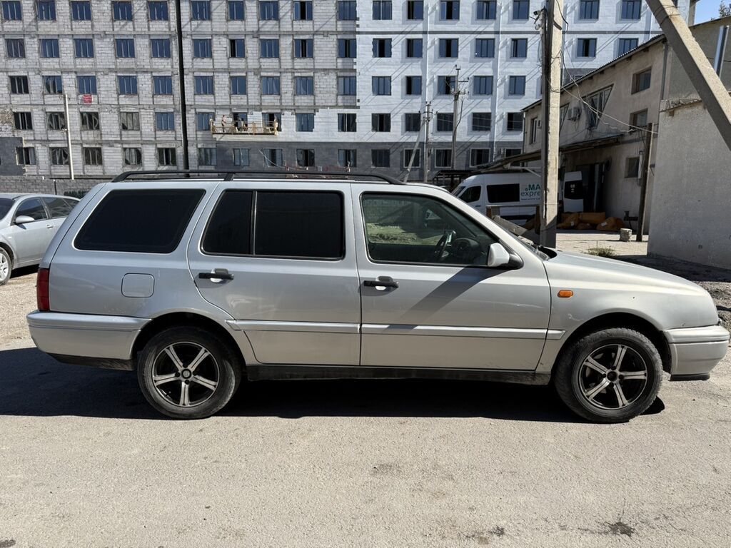 Volkswagen Golf Variant: 1996 г., 1.8 л, Механика, Универсал: фото 2