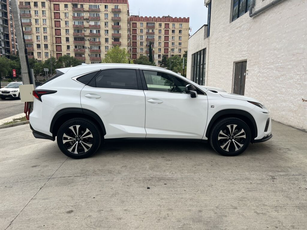 Lexus NX: 2020 г., 2 л, Автомат, Бензин, Кроссовер: фото 3