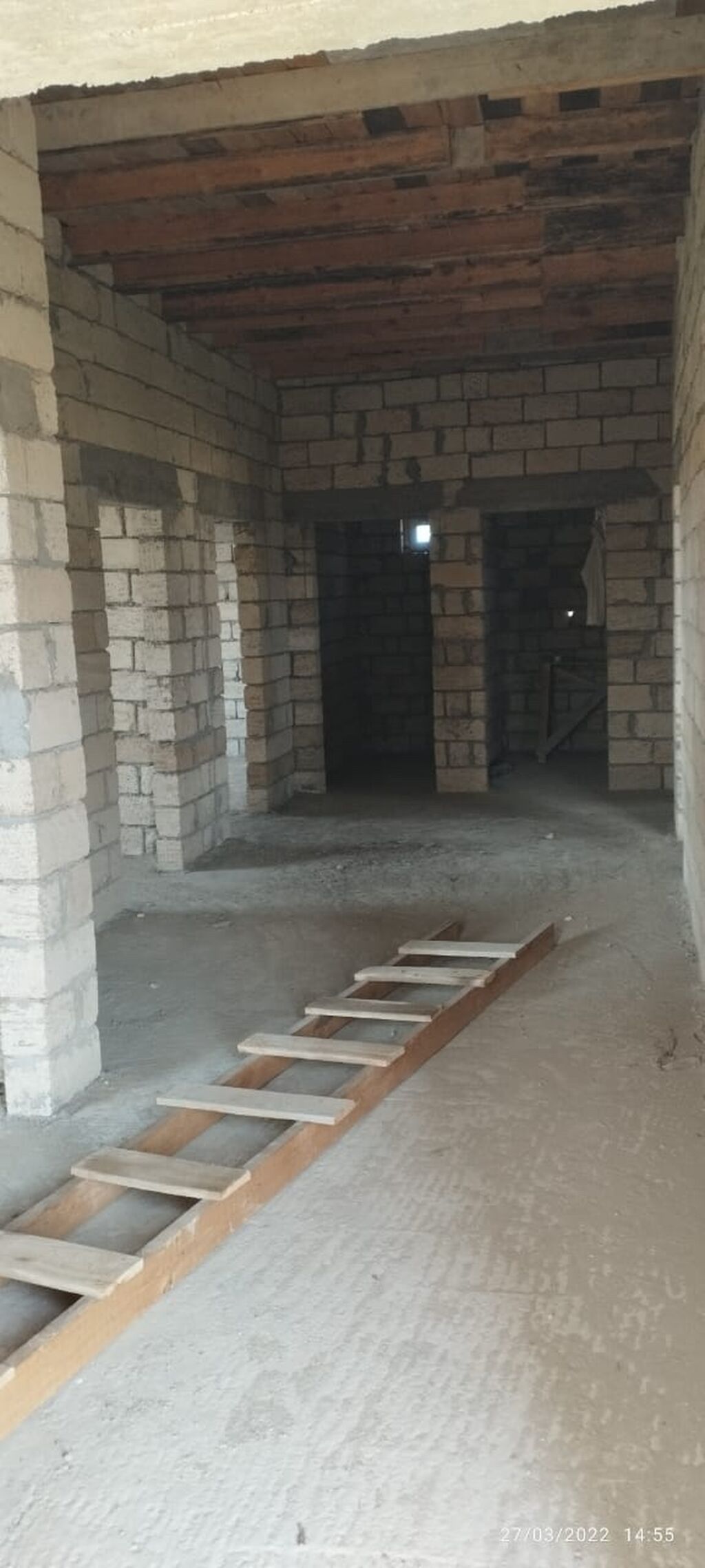 Mehdiabad 4 otaqlı, 175 kv. m, Təmirsiz