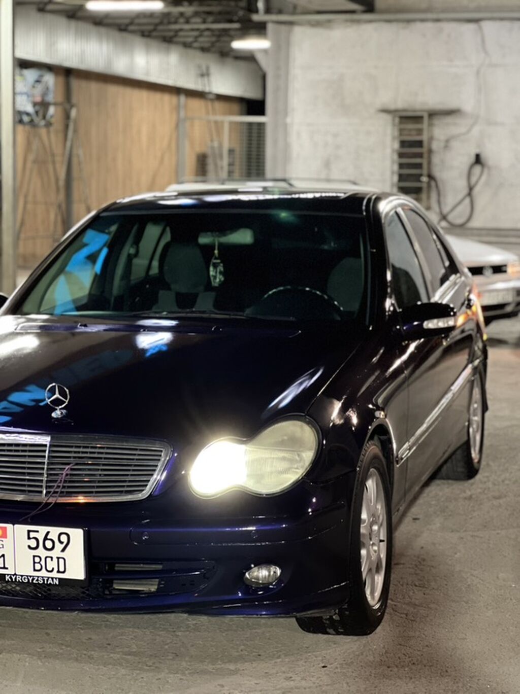 Mercedes-Benz C-Class: 2001 г., 3.2 л, Автомат, Бензин, Седан: фото 2