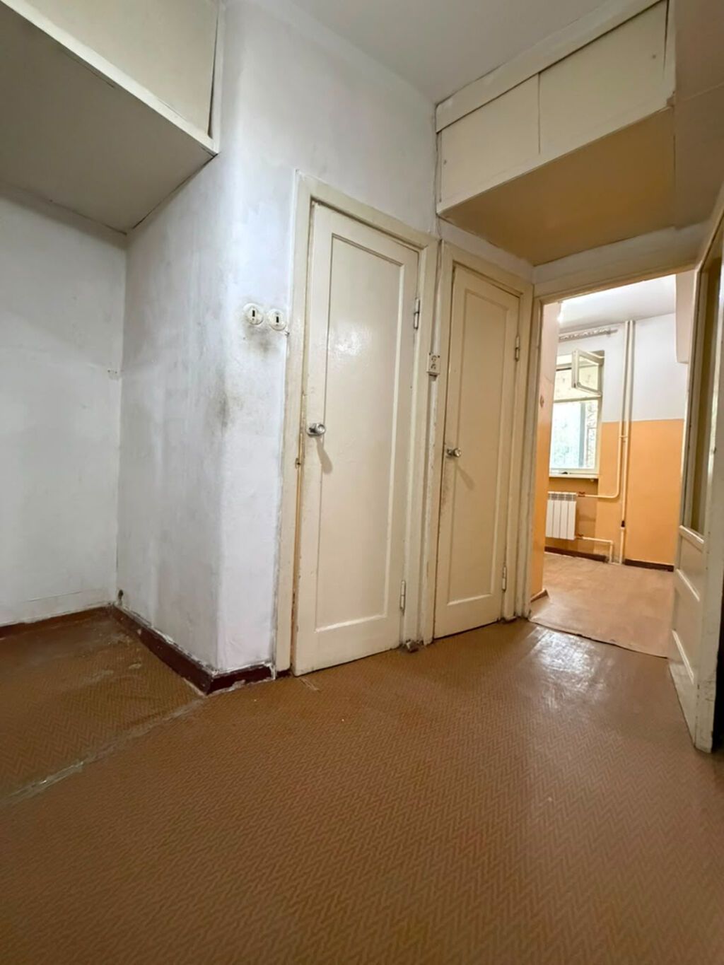 1 комната, 32 м², Золотой квадрат Индивидуалка, 2 этаж, Требуется ремонт: фото 3