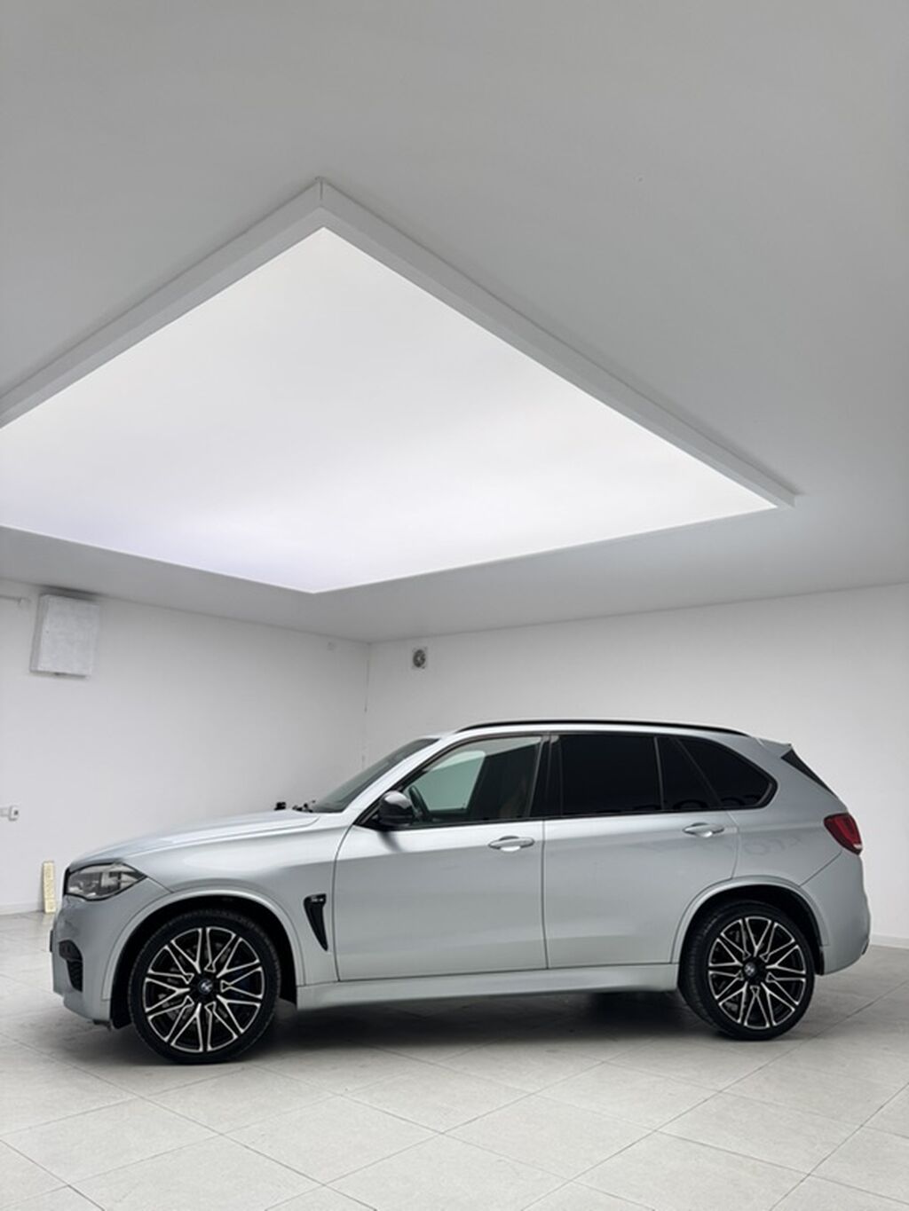 BMW X5 M: 2016 г., 4.4 л, Автомат, Кроссовер: фото 3