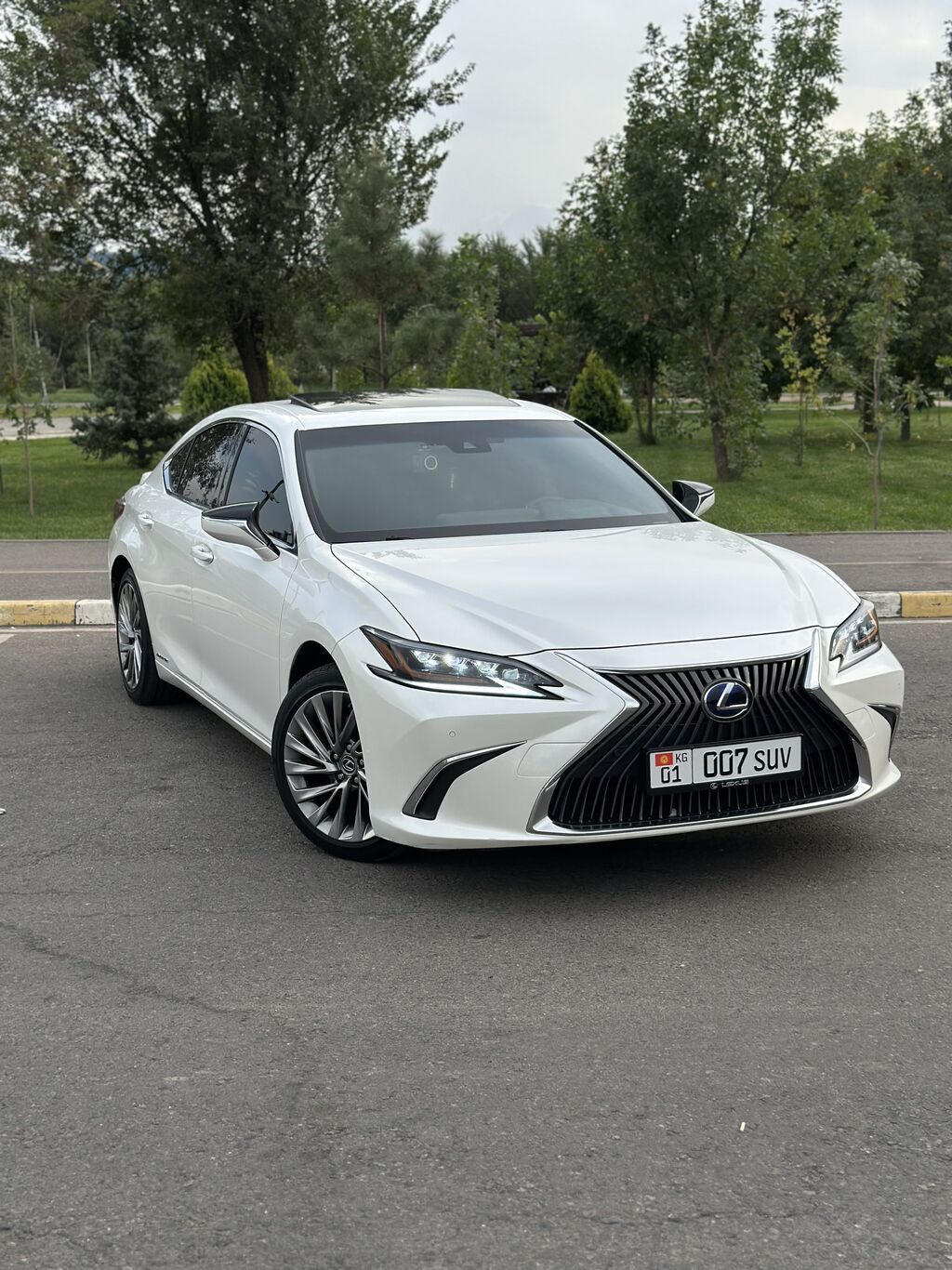 Lexus ES: 2019 г., 2.5 л, Вариатор, Гибрид, Седан: фото 3