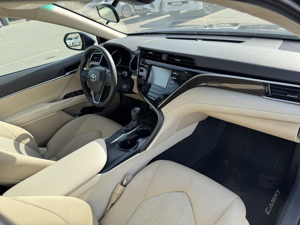 Toyota Camry: 2018 г., 2.5 л, Автомат, Бензин, Седан: фото 5