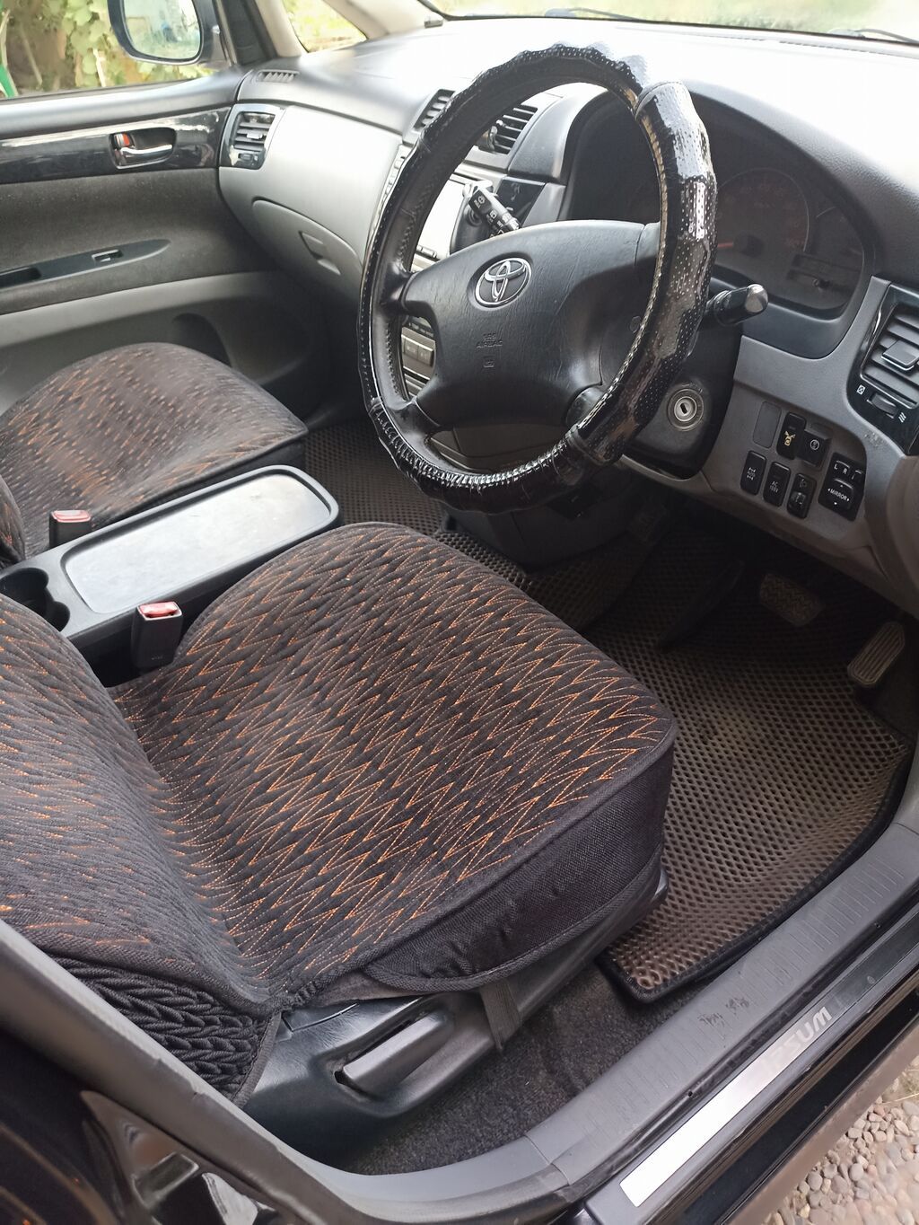 Toyota Ipsum: 2003 г., 2.4 л, Автомат, Газ, Минивэн: фото 3