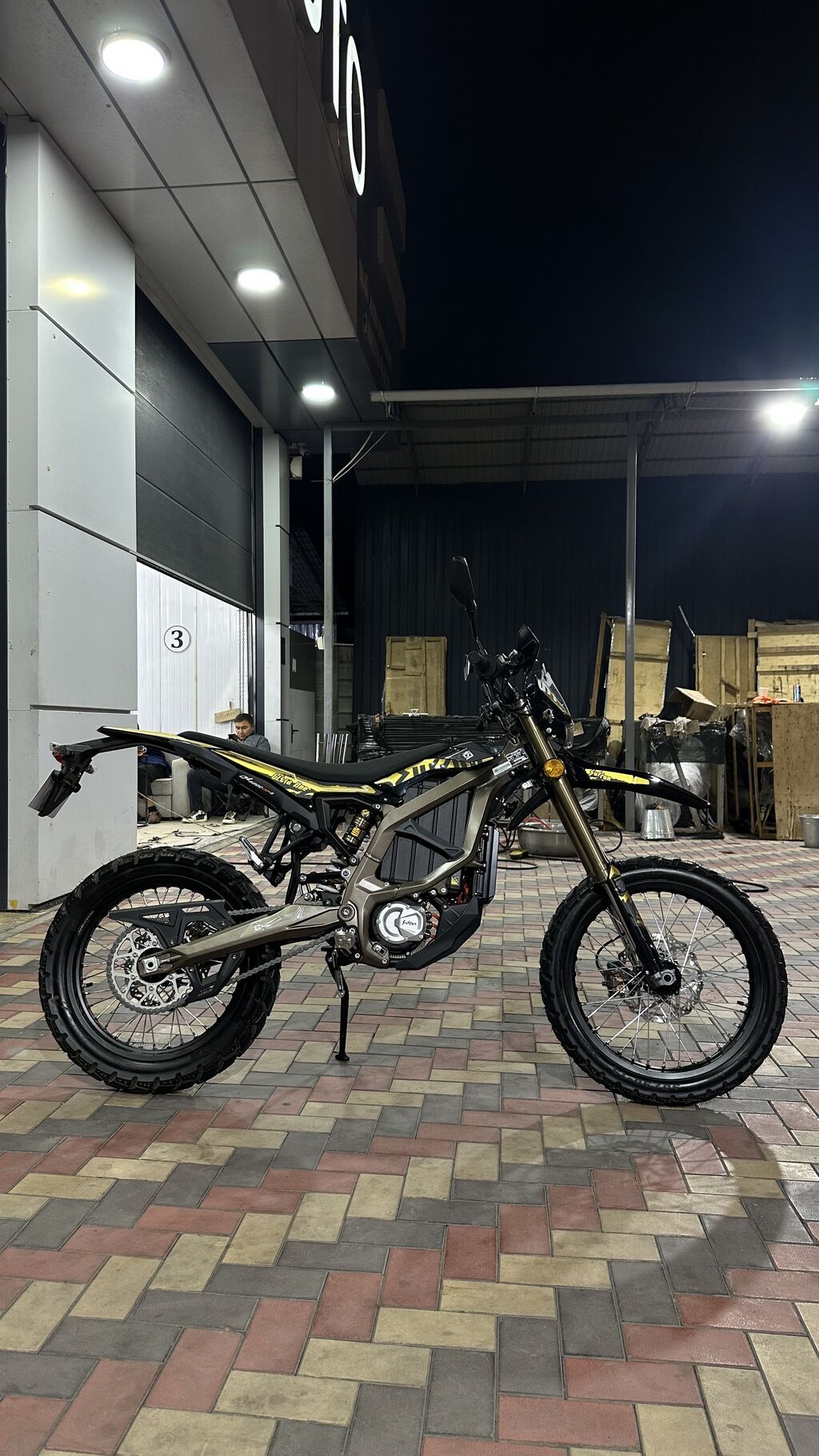 SURRON ULTRA BEE — мощный электрический эндуро для города и: фото 2