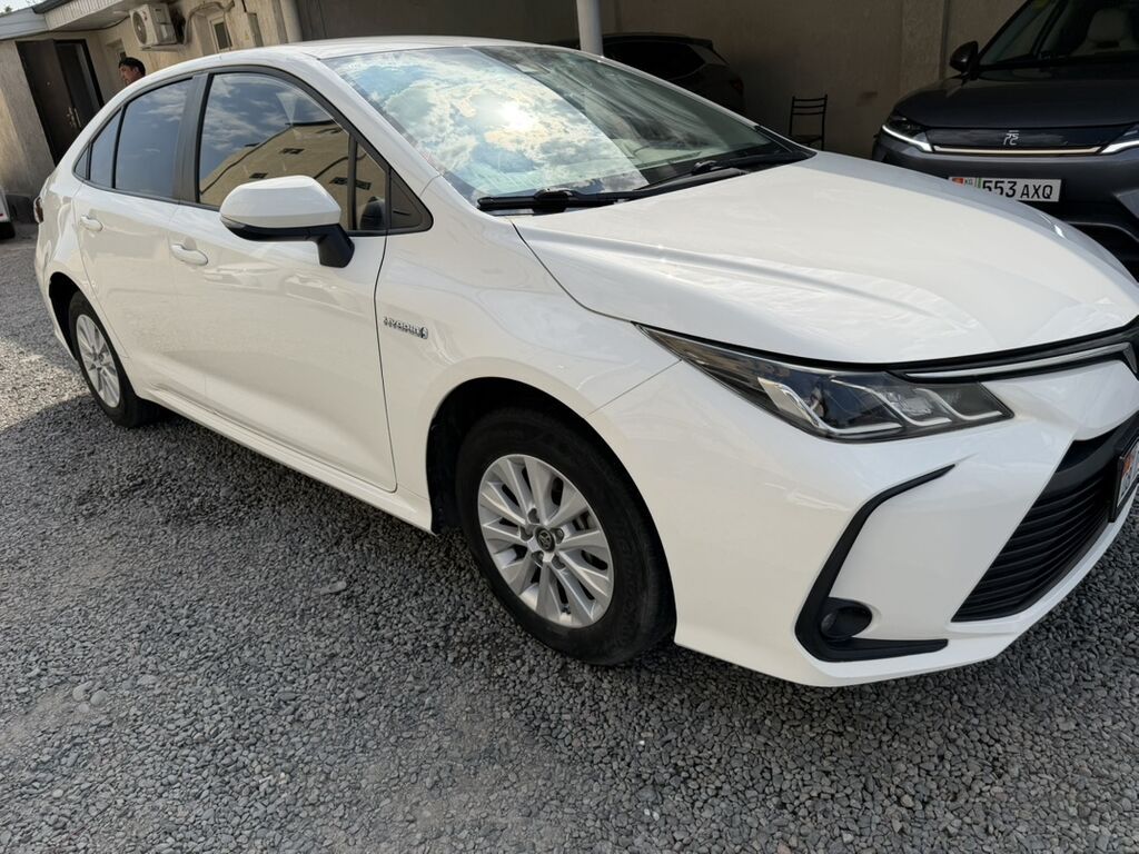 Продам Toyota Corolla Hybrid 2021, седан, 1.8 л: фото 3