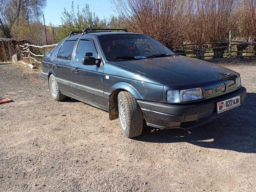 Volkswagen Passat: 1990 г., 1.8 л, Механика, Бензин, Седан: фото 2