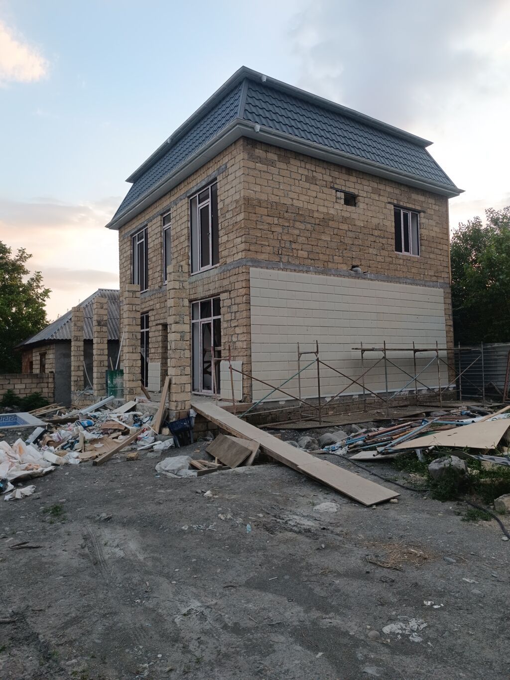 7 otaqlı, 200 kv. m, Kredit yoxdur, Orta təmir