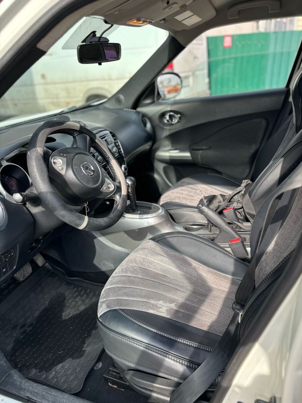 Nissan Juke: 2011 г., 1.6 л, Автомат, Бензин, Кроссовер: фото 8