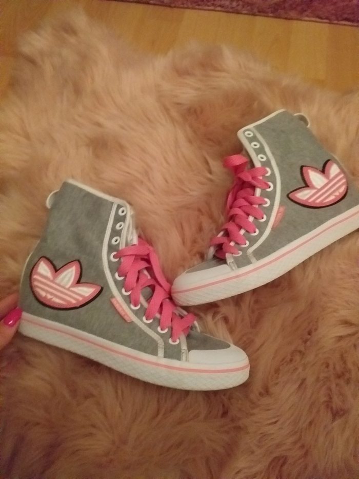 Ženska patike i atletske cipele: Original adidas patike kao nove 38br na lalafo.rs Original adidas patike kao nove 38br - Beograd