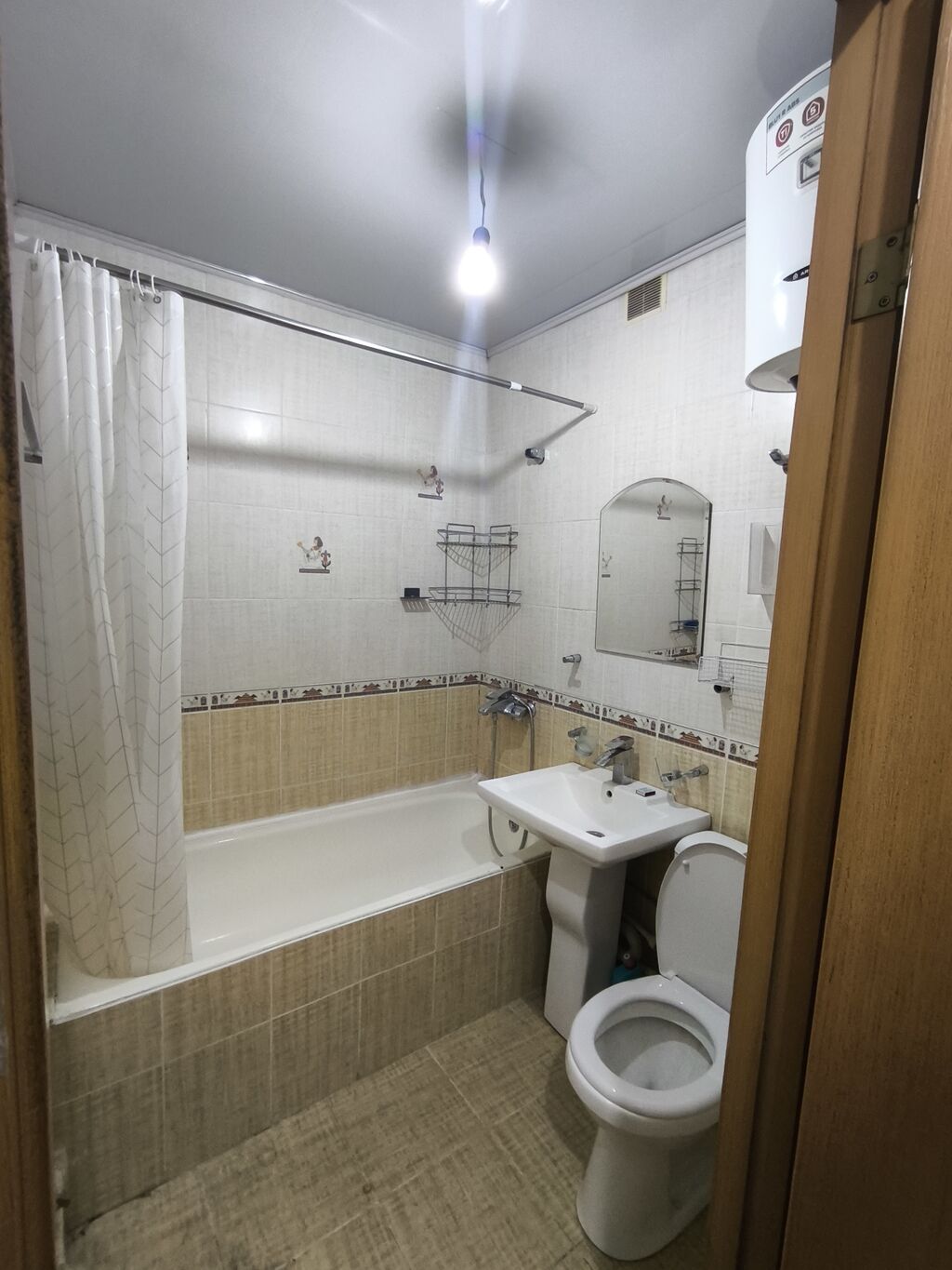 1 комната, 35 м², 106 серия, 12 мкр 106 серия, 5 этаж, Свежий ремонт: фото 4