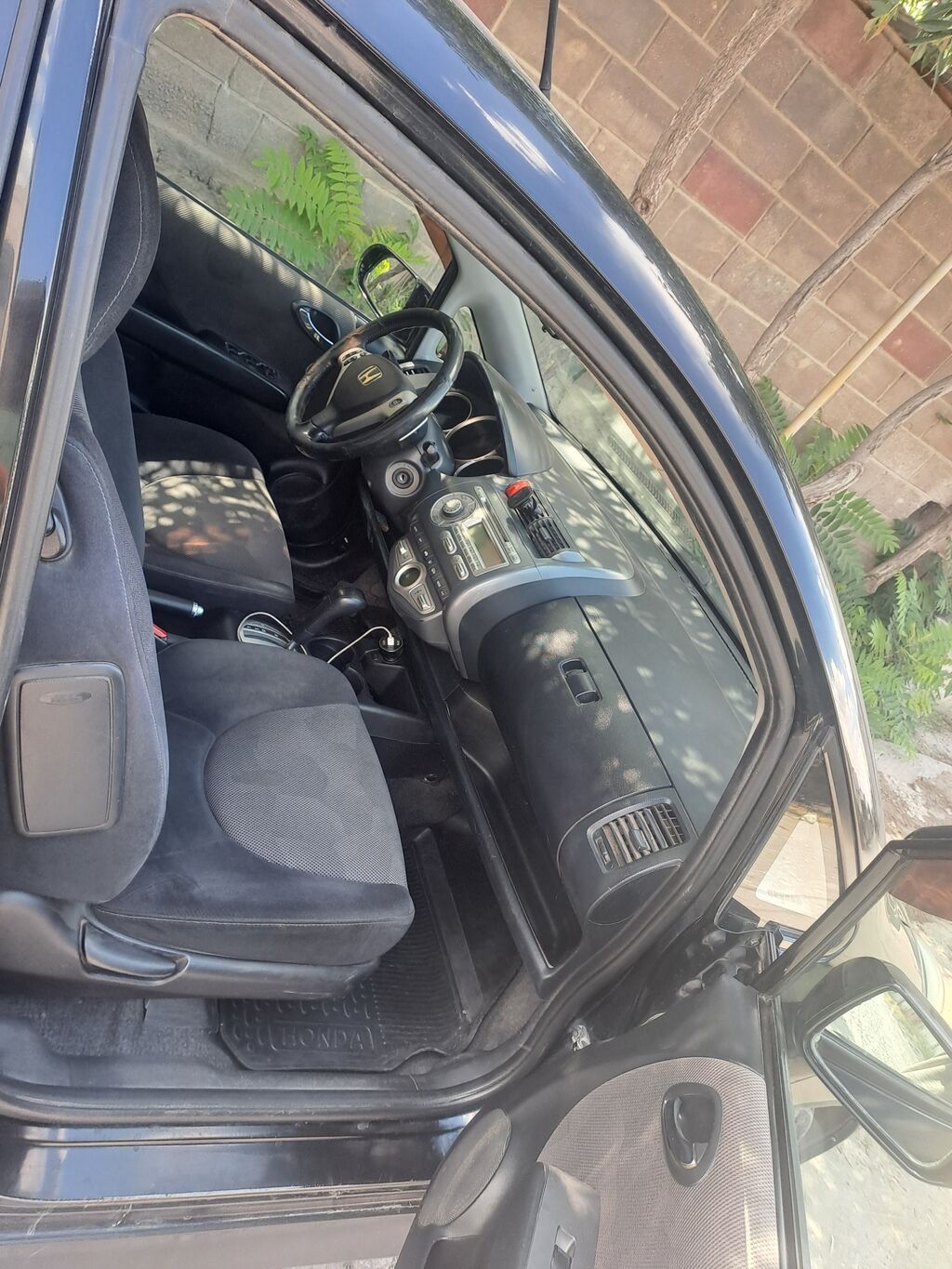 Honda Jazz: 2007 г., 1.4 л, Автомат, Бензин, Хэтчбэк: фото 2