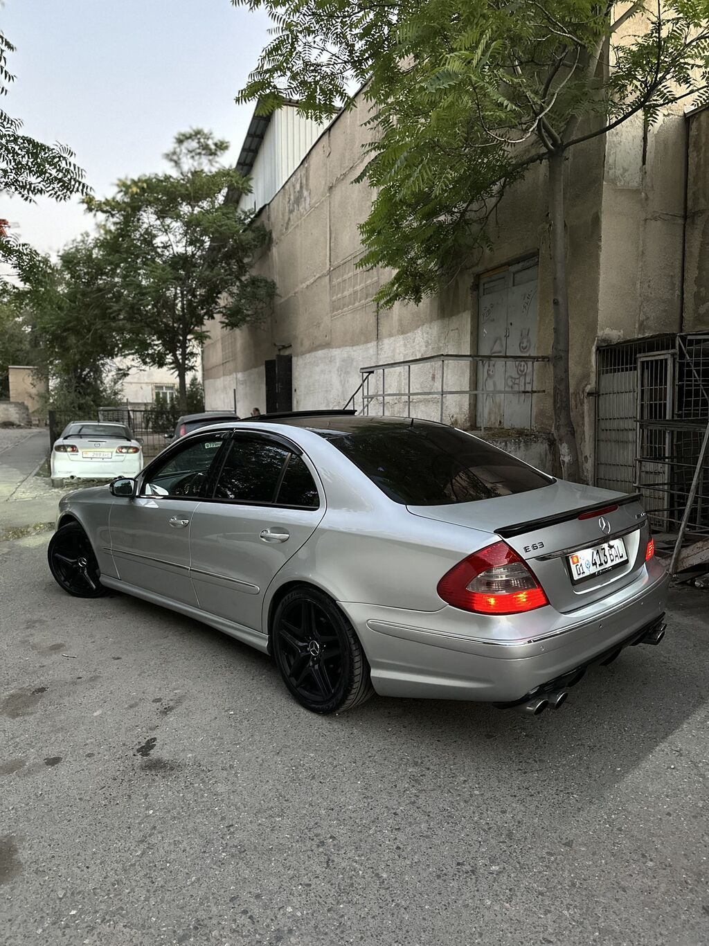 Mercedes-Benz E-Class: 2003 г., 5 л, Автомат, Бензин, Седан: фото 3
