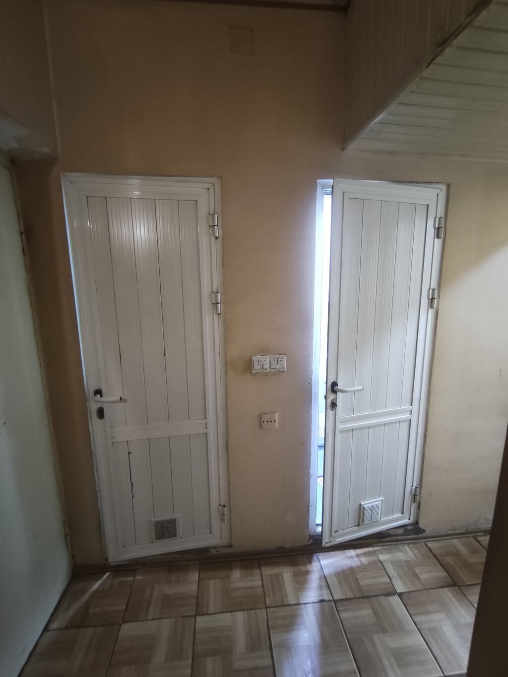 Bakı, 8-ci kilometr, 4 otaqlı, Köhnə tikili, m. Neftçilər, 80 kv. m