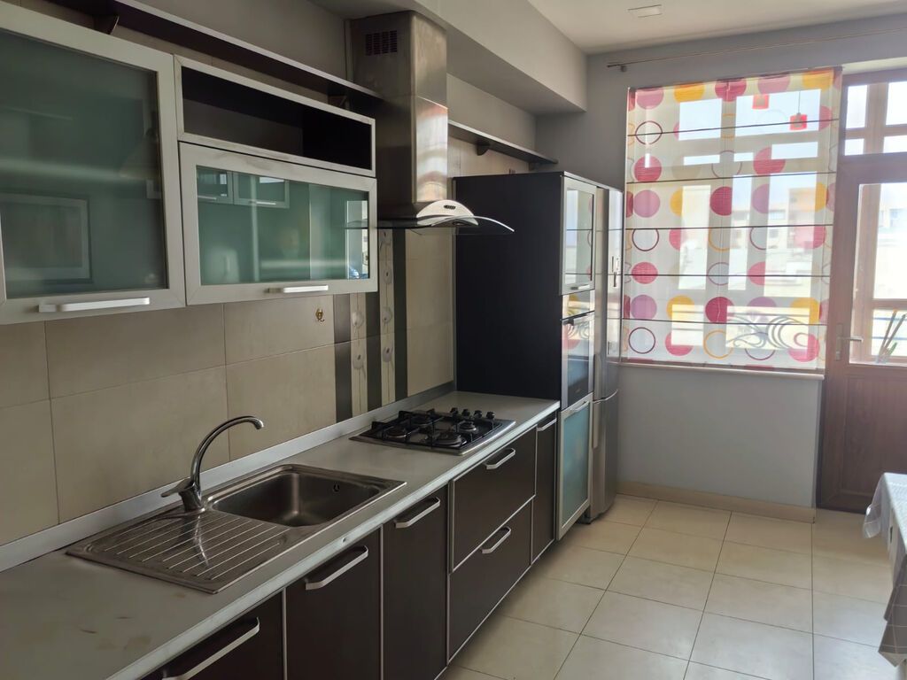 ✨ Tibb Universitetinin Yanında, "Avtoservis MTK"-da 195 m² 4 Otaqdan 3