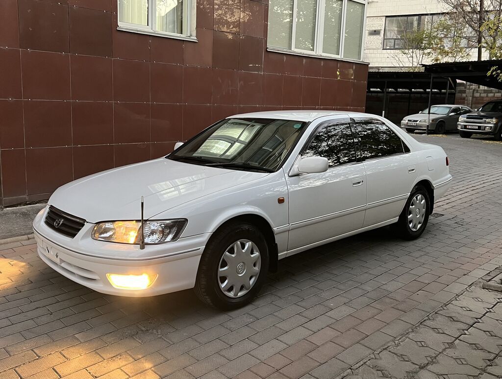 Toyota Camry: 2000 г., 2.2 л, Автомат, Бензин, Седан: фото 3