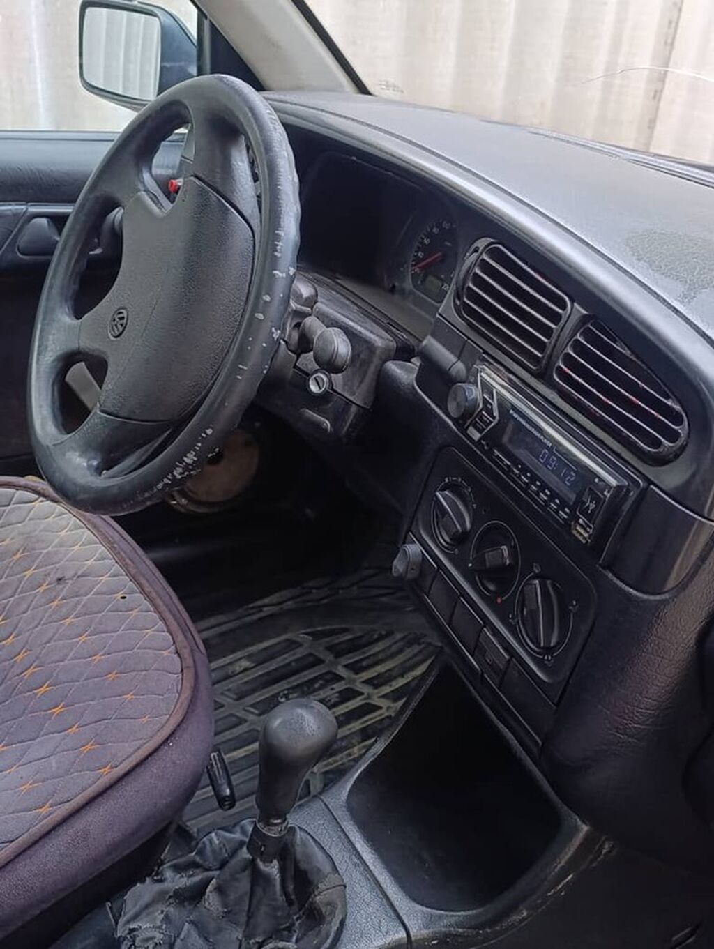 Volkswagen Vento: 1993 г., Механика, Седан: фото 6