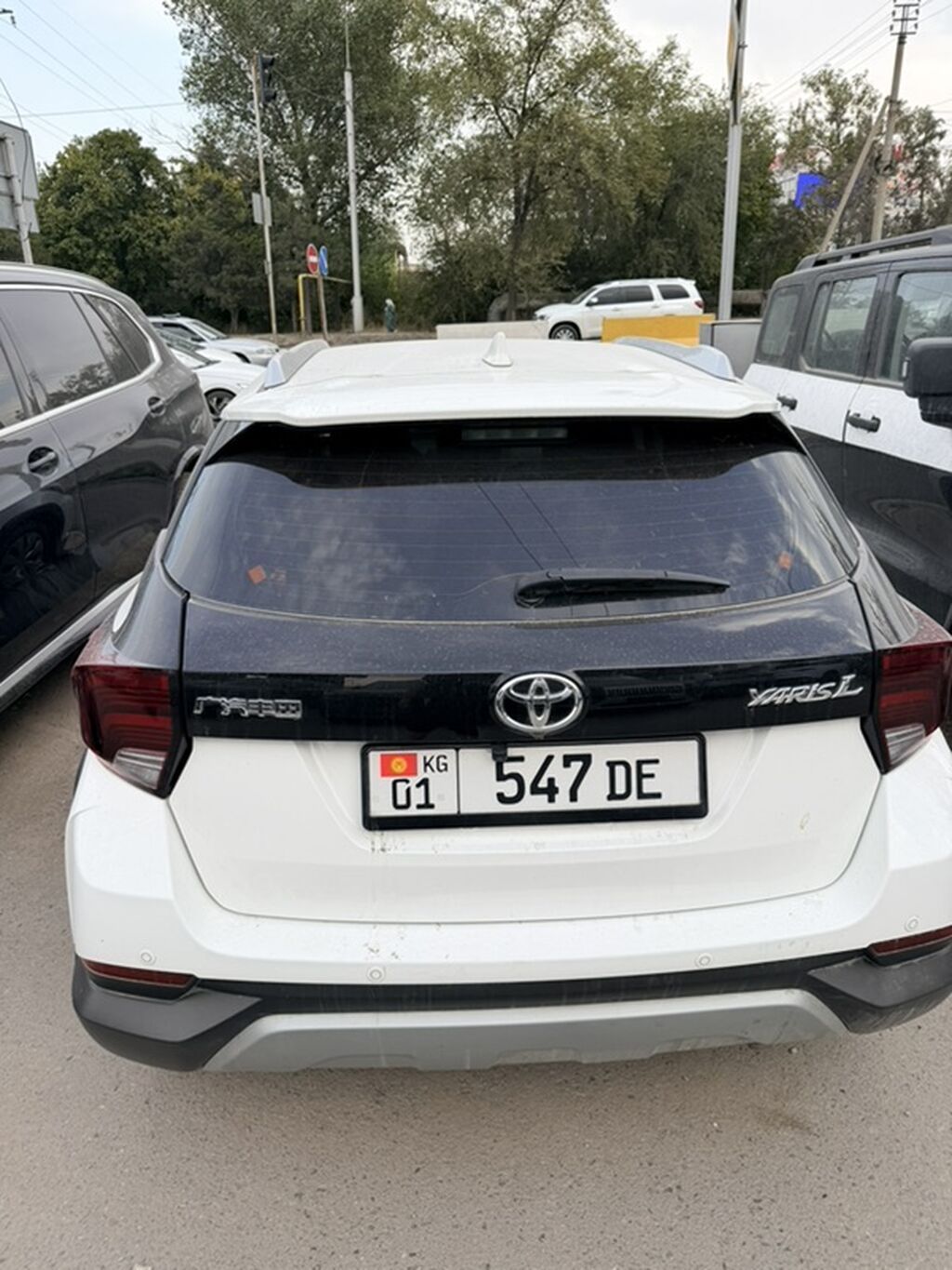 Toyota Yaris: 2022 г., 1.5 л, Автомат, Бензин, Хэтчбэк: фото 2