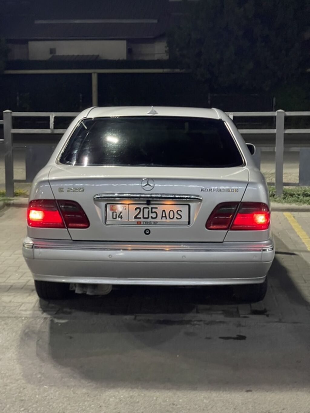 Mercedes-Benz E-Class: 2002 г., 2 л, Автомат, Бензин, Седан: фото 4