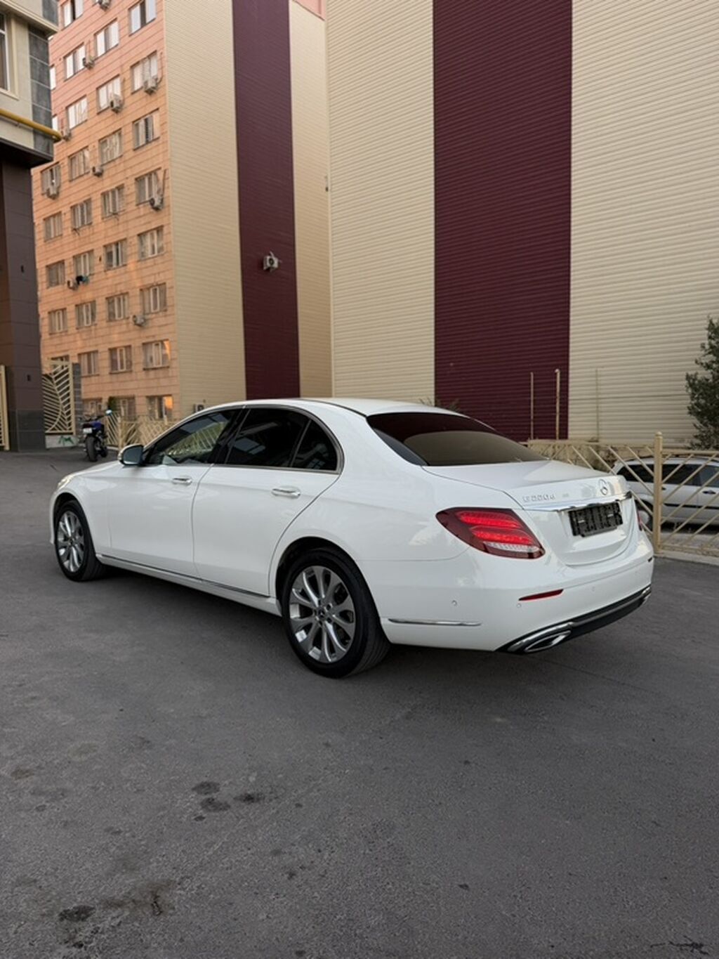 Mercedes-Benz E-Class: 2019 г., 2 л, Автомат, Дизель, Седан: фото 3