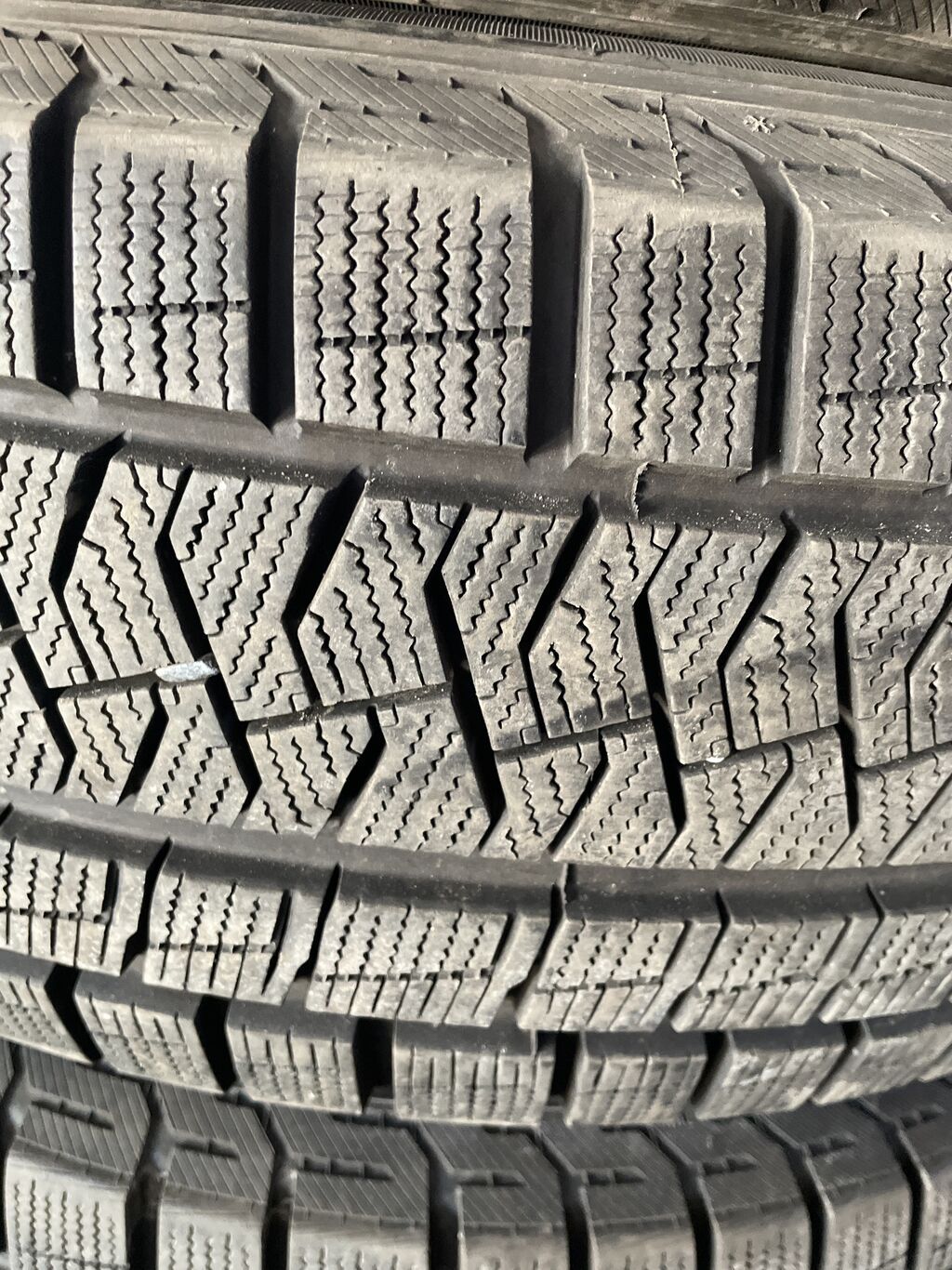 Шины 225 / 65 / R 17, Всесезонная, Б/у, Комплект, Легковые, Китай, Pirelli: фото 2