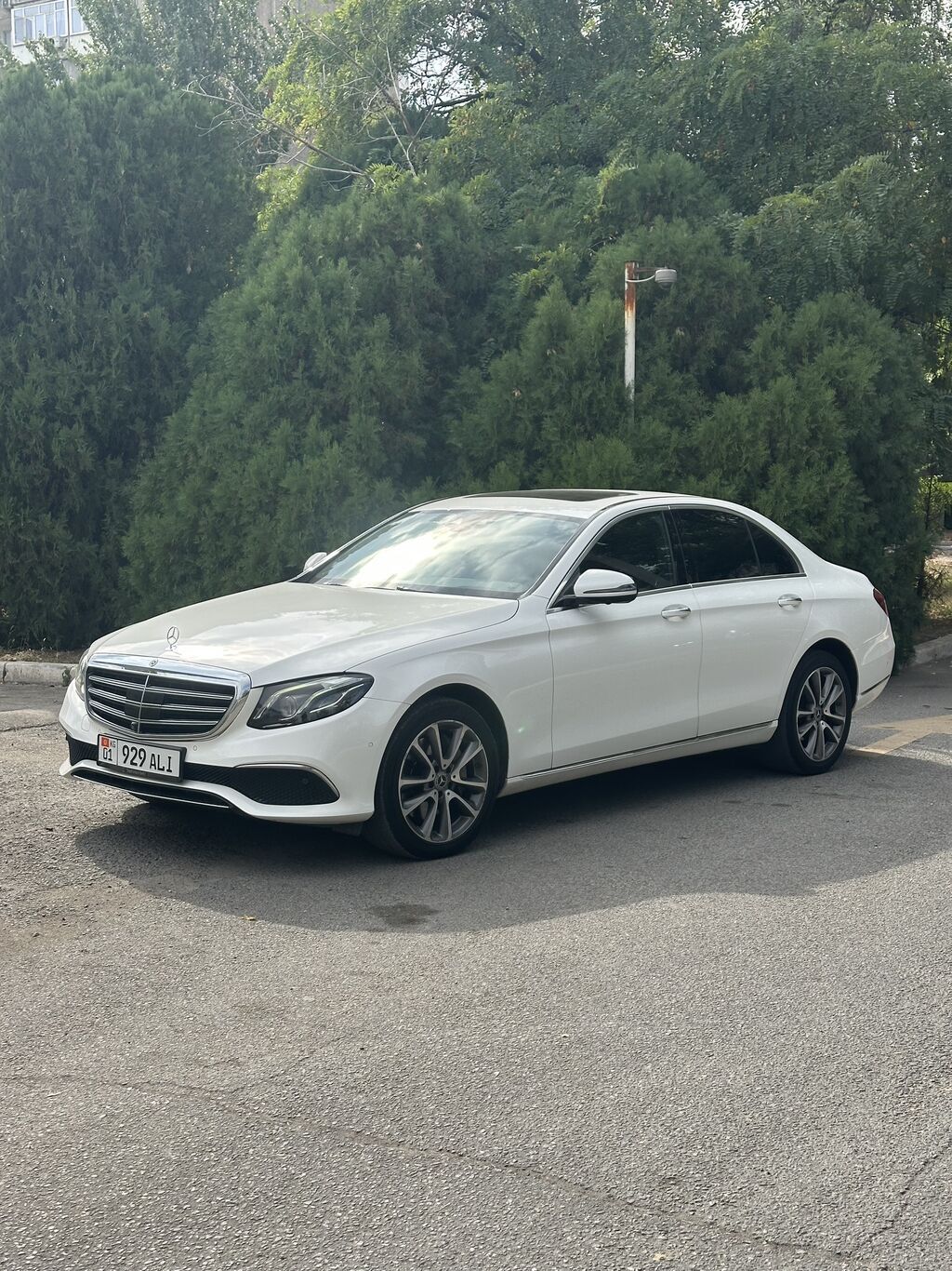 Mercedes-Benz E-Class: 2019 г., 2 л, Автомат, Бензин, Седан: фото 2
