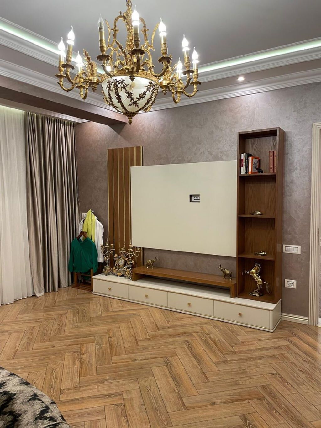 5 otaqlı, Yeni tikili, 301 kv. m