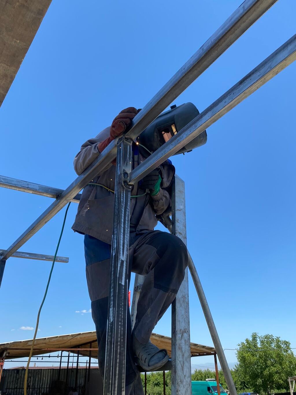 Заборы из металла Делаем заборы и навесы из профнастила с | 1000 KGS ...