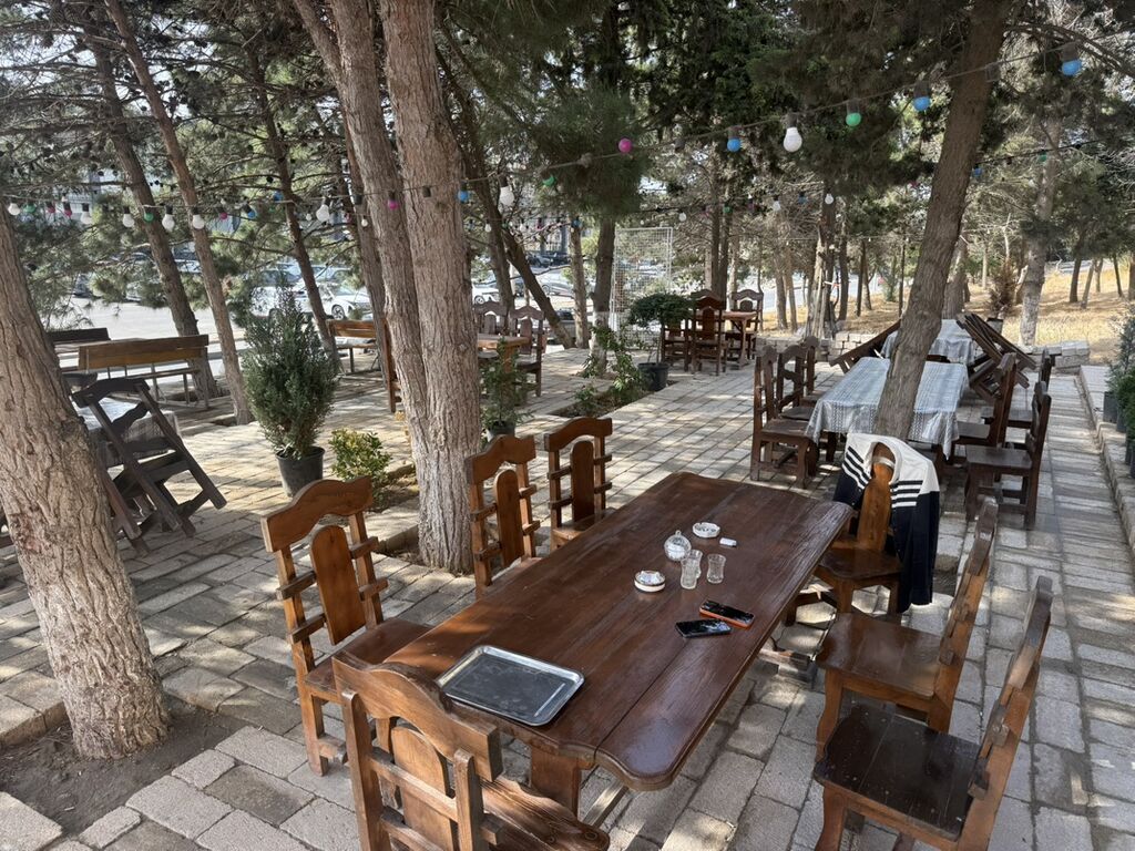 “2 QARDAŞ” – açıq hava məkanlı kafe/iasə obyektinin icarəyə/istifadəyə