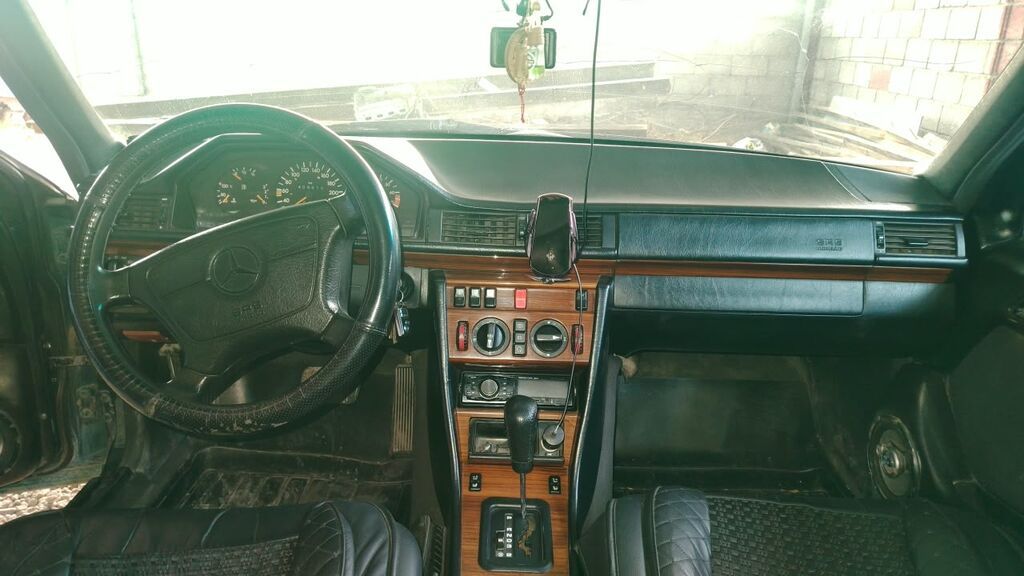 Mercedes-Benz W124: 1994 г., 2.2 л, Автомат, Бензин, Седан: фото 3