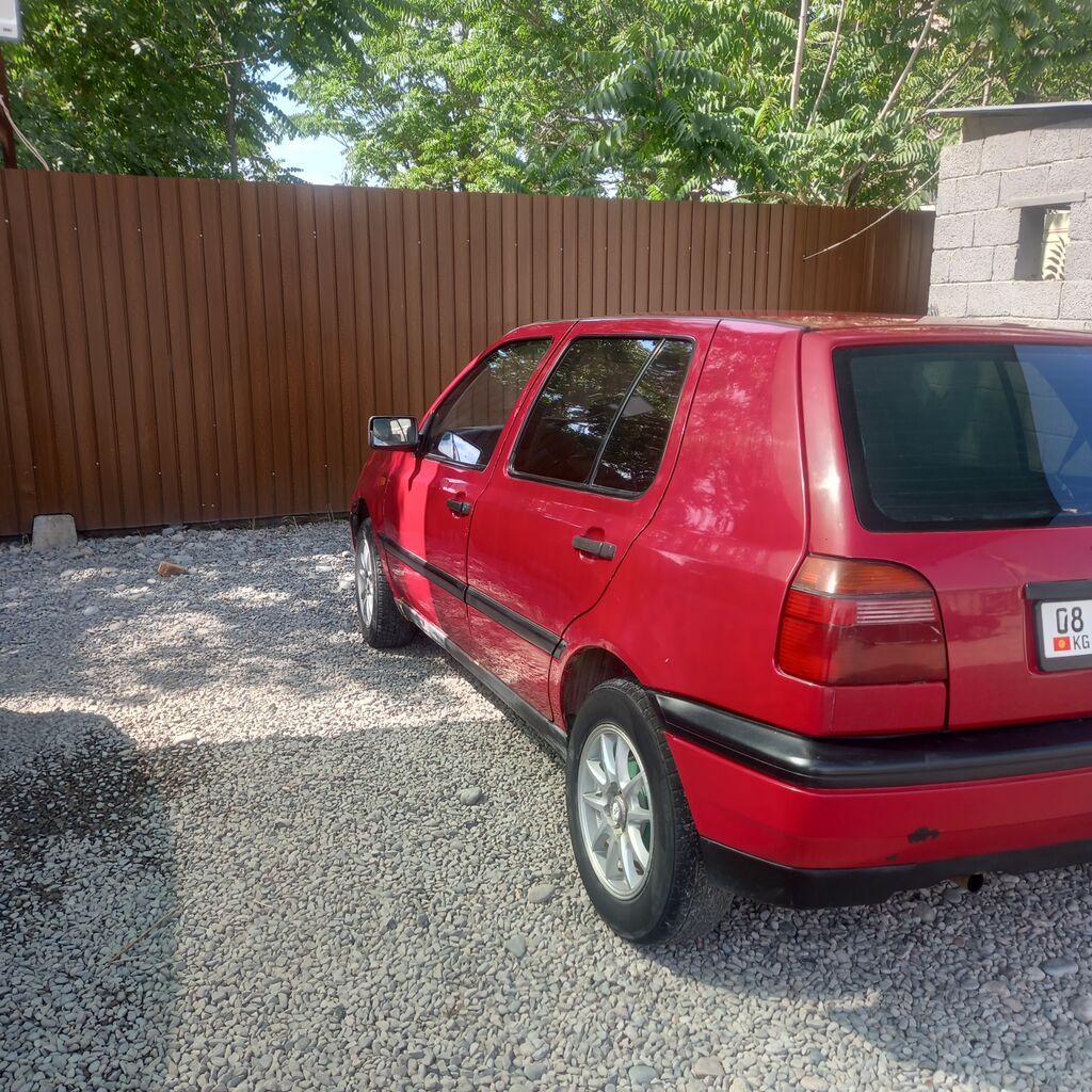 Volkswagen Golf: 1993 г., 1.4 л, Механика, Бензин, Хэтчбэк: фото 4