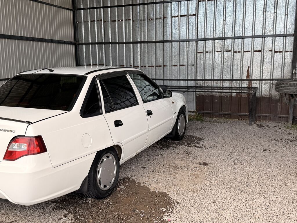 Daewoo Nexia: 2011 г., 1.5 л, Механика, Бензин, Седан: фото 5