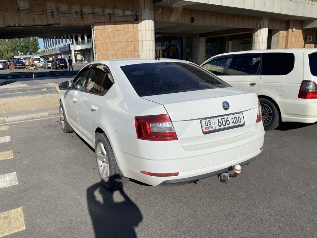 Skoda Octavia: 2017 г., 1.6 л, Механика, Бензин, Лифтбек: фото 5