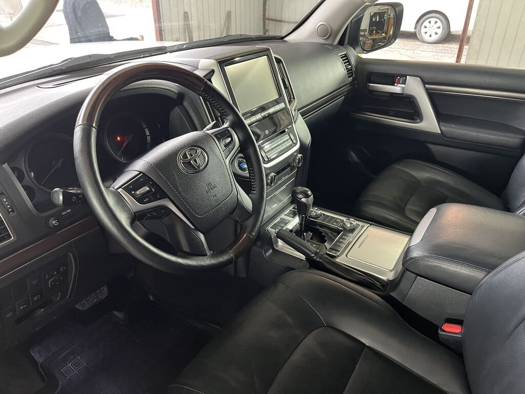 Toyota Land Cruiser: 2016 г., 4.6 л, Автомат, Бензин, Внедорожник: фото 7