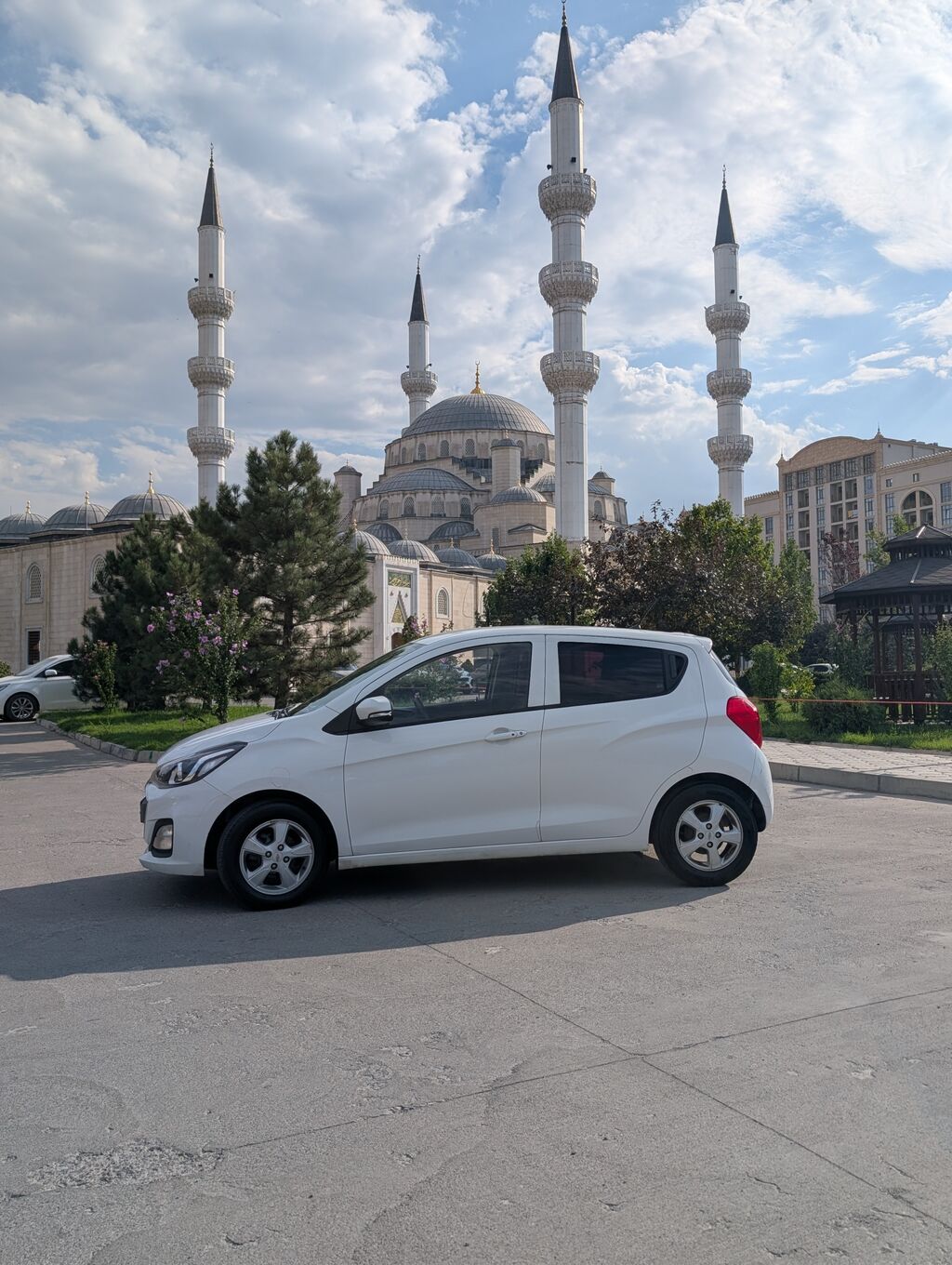 Chevrolet Spark: 2020 г., 1 л, Автомат, Бензин, Хэтчбэк: фото 3