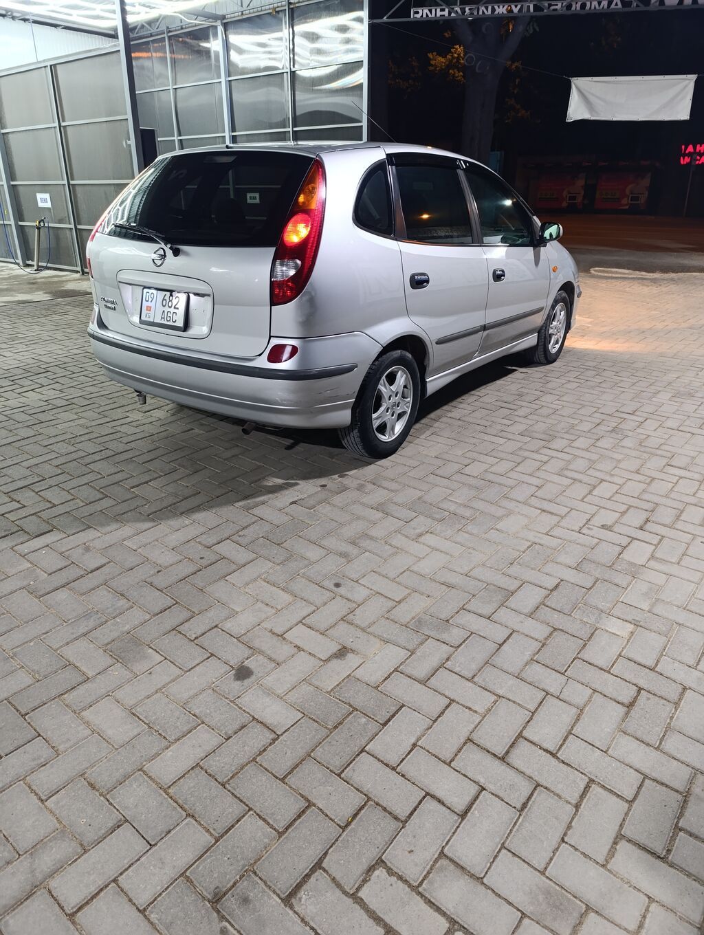 Nissan Tino: 2005 г., 1.8 л, Механика, Бензин, Минивэн: фото 5
