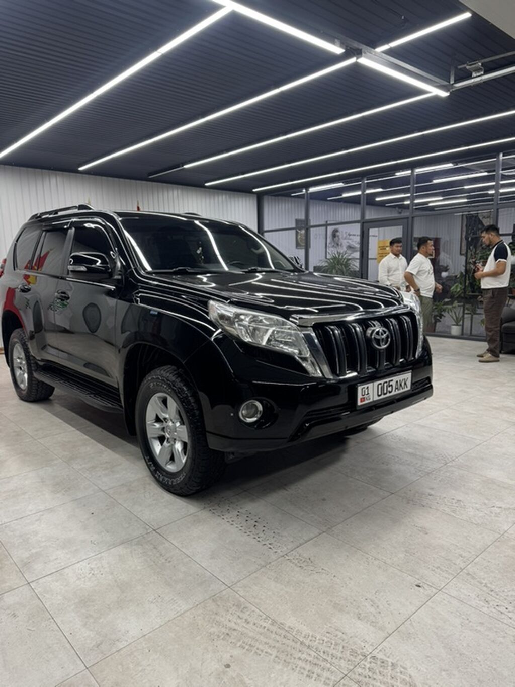 Toyota Land Cruiser Prado: 2013 г., 4 л, Автомат, Бензин, Внедорожник: фото 2