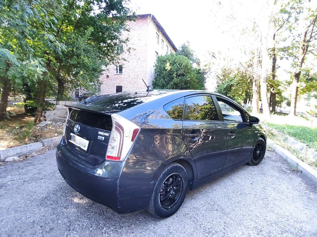 Toyota Prius: 2013 г., 1.8 л, Вариатор, Гибрид, Хэтчбэк: фото 6
