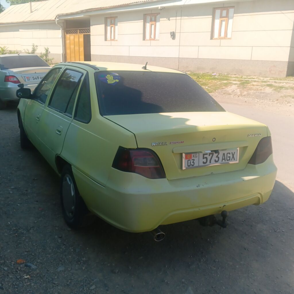 Daewoo Nexia: 2010 г., Седан: фото 1