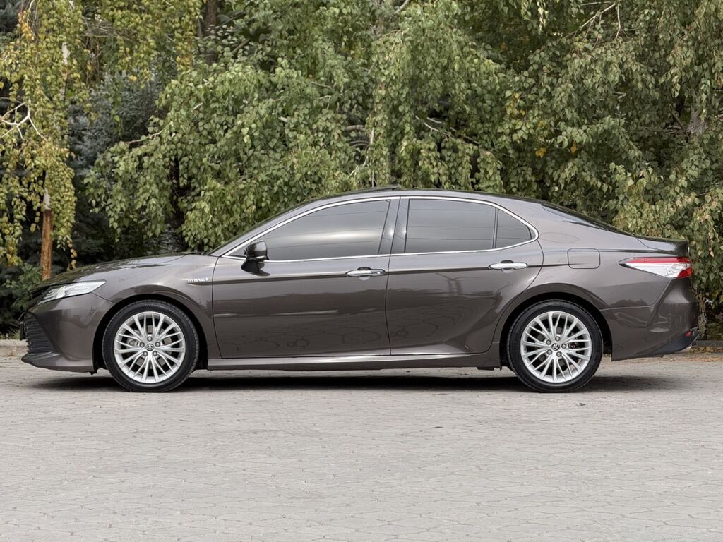 Toyota Camry: 2019 г., 2.5 л, Автомат, Гибрид, Седан: фото 4