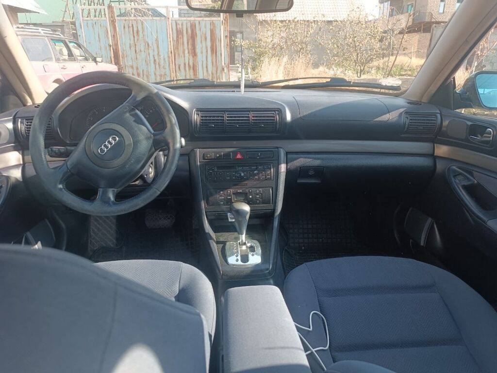 Audi A4 Avant 2000 г., 2.4 л, автомат: фото 6