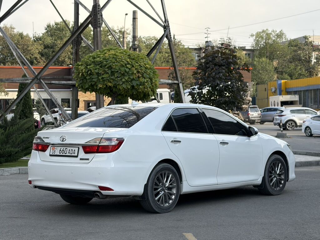 Toyota Camry: 2017 г., 2.5 л, Автомат, Газ, Седан: фото 2