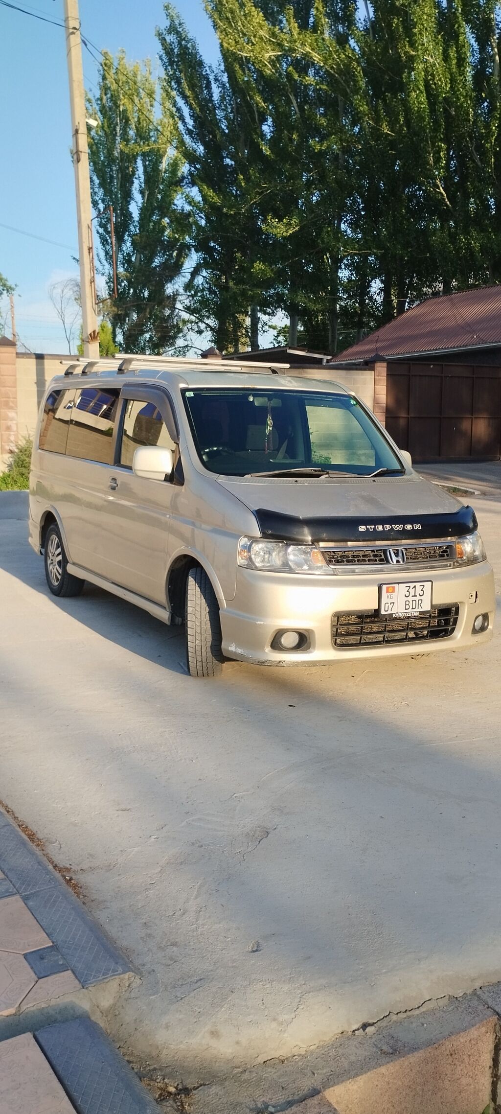 Honda Stepwgn: 2004 г., 2 л, Автомат, Бензин: фото 3