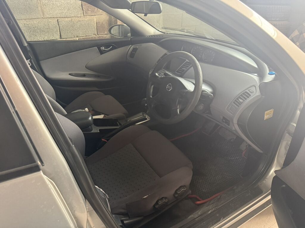 Nissan Primera: 2001 г., 2 л, Бензин, Универсал: фото 3