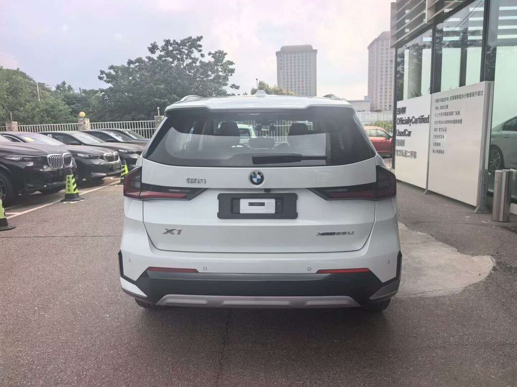 BMW X1: 2025 г., 2 л, Автомат, Бензин, Внедорожник: фото 7