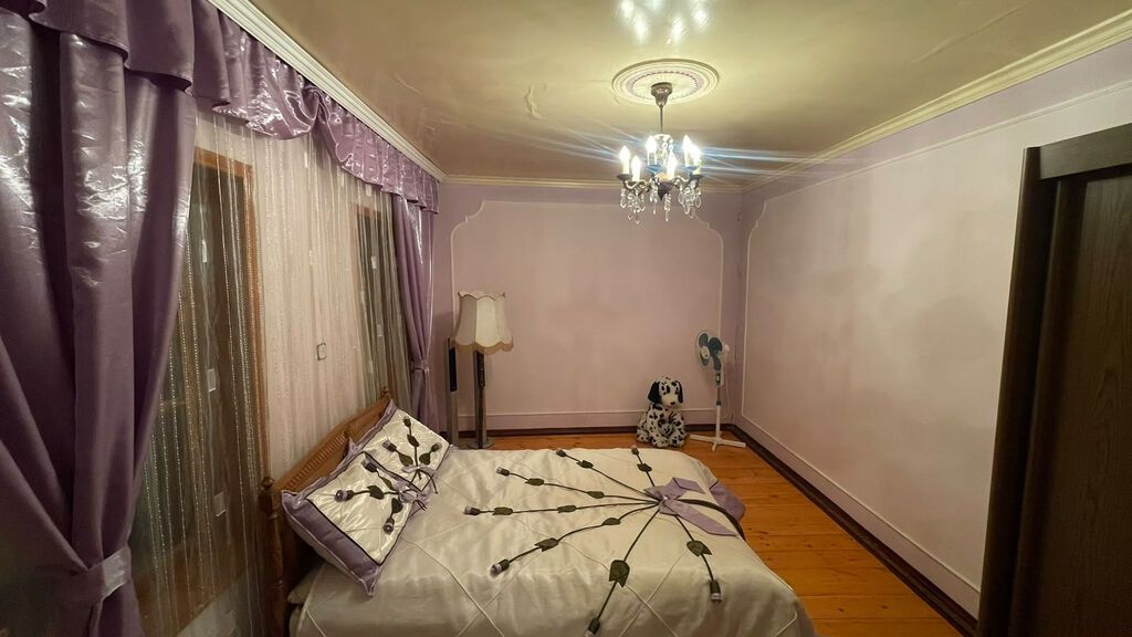 7 otaqlı, 167 kv. m, Təmirsiz