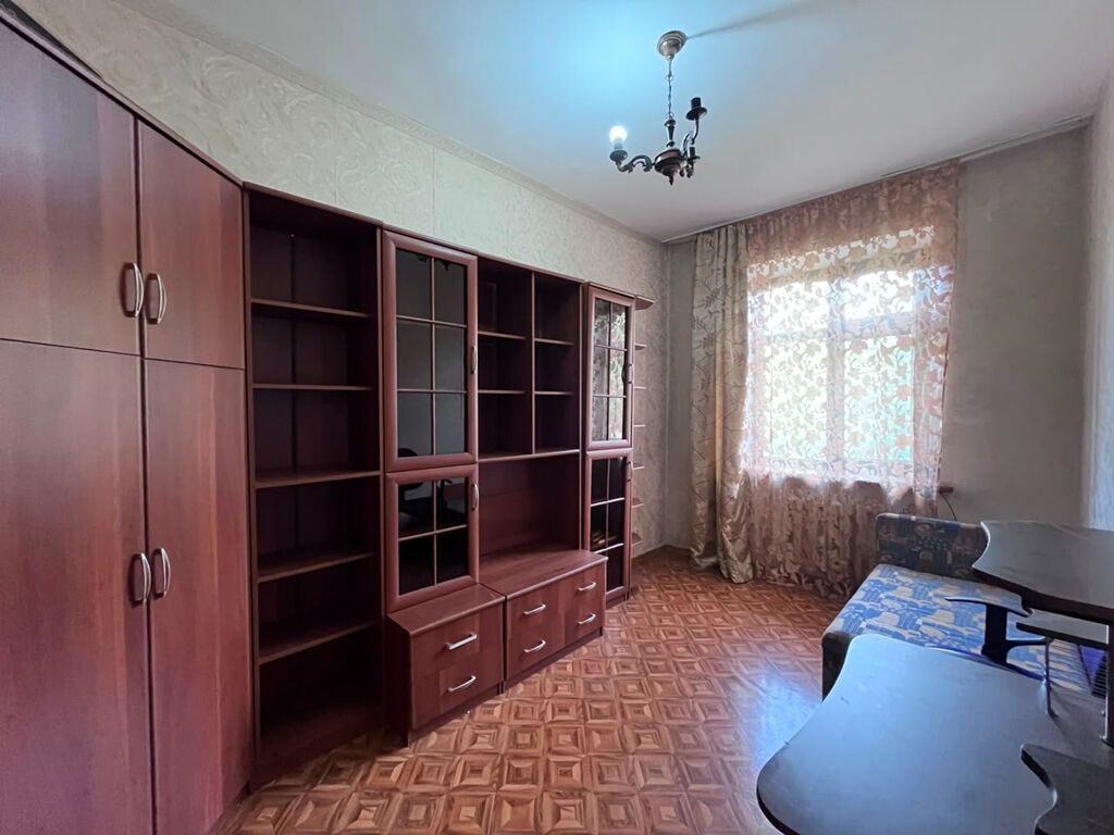 3 комнаты, 72 м², Золотой квадрат Сталинка, 2 этаж, Косметический ремонт: фото 5